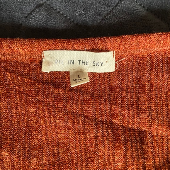 Trying to switch up my style. Cute top! - Picture 2 of 2